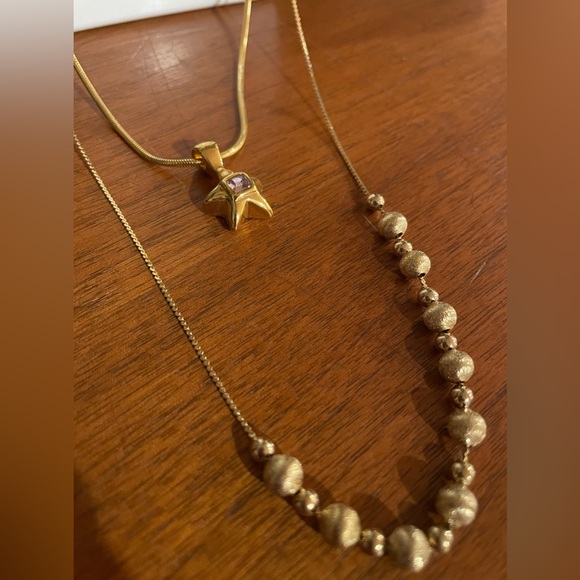 Gold Tone Necklaces (3) gold beads star pendant with a white crystal - Picture 4 of 5